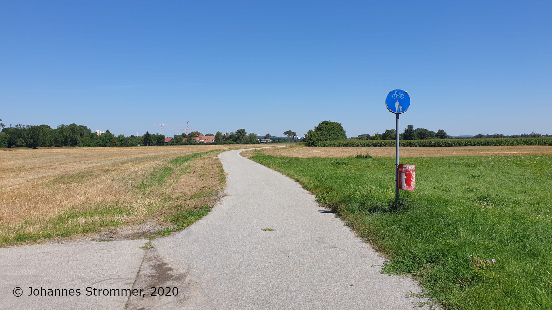 Radweg auf Trasse der St. Pöltener Straßenbahn